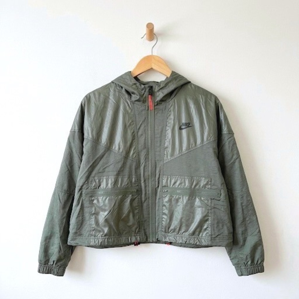 Nike Womens Windrunner Hooded Jacket Sage Green Cropped Windbreaker BV2833-326 L